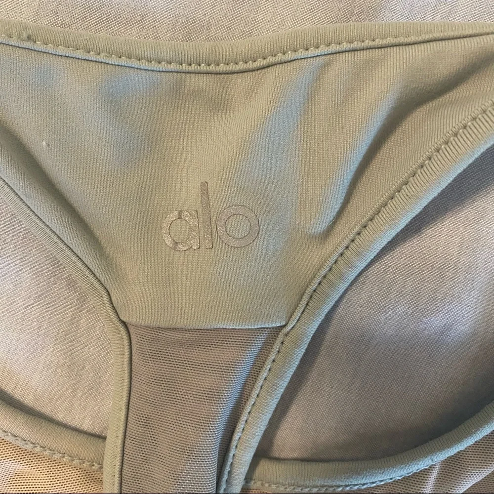 ALO Yoga Light Green sports bra - Picture 3 of 7